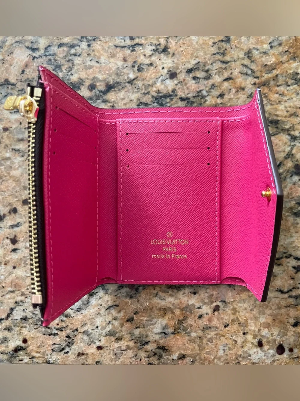 Louis Vuitton compact lv